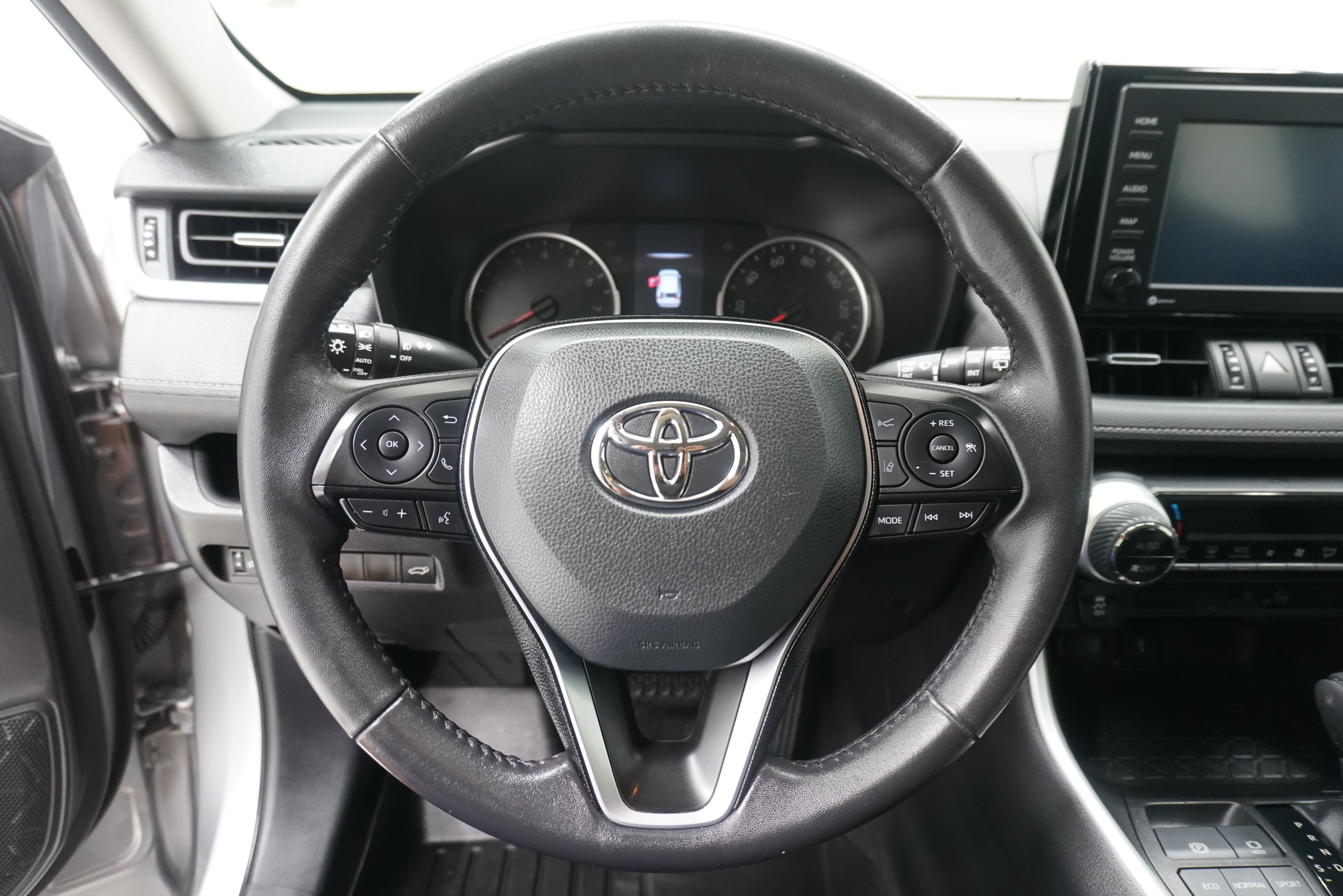 Used 2021 Toyota RAV4 XLE Premium FWD image 16