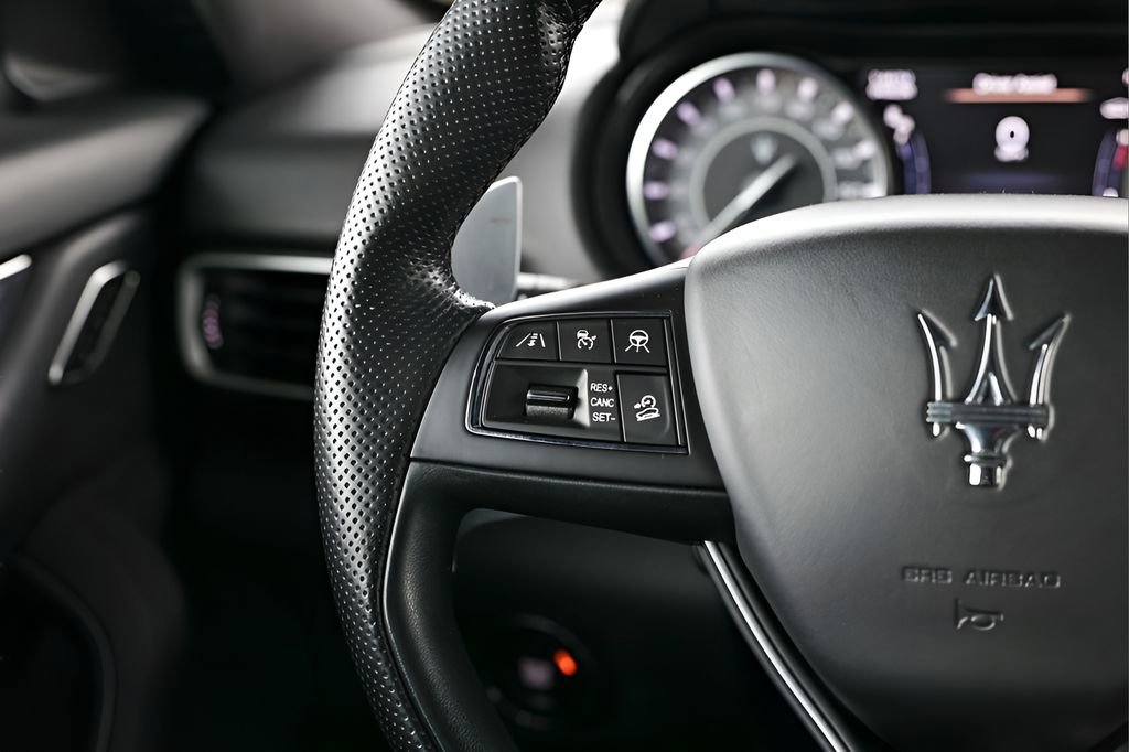 Used 2023 Maserati Levante Modena image 37