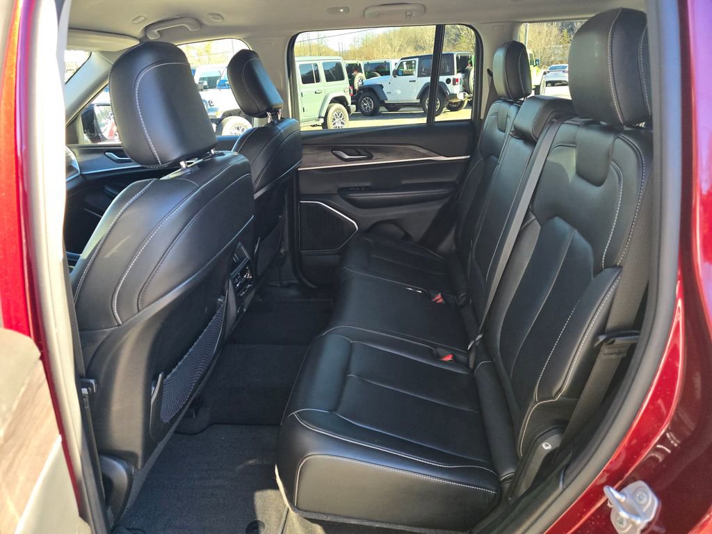 Used 2022 Jeep Grand Cherokee Limited w/ Trailer Tow Prep Group (B) image 10