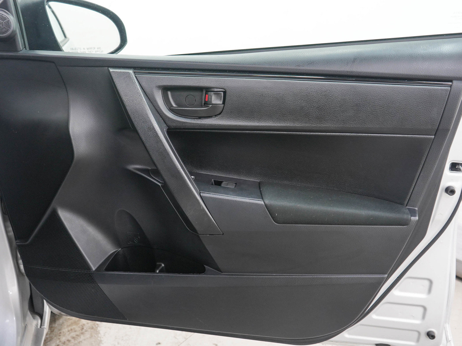 Used 2017 Toyota Corolla L FWD image 9