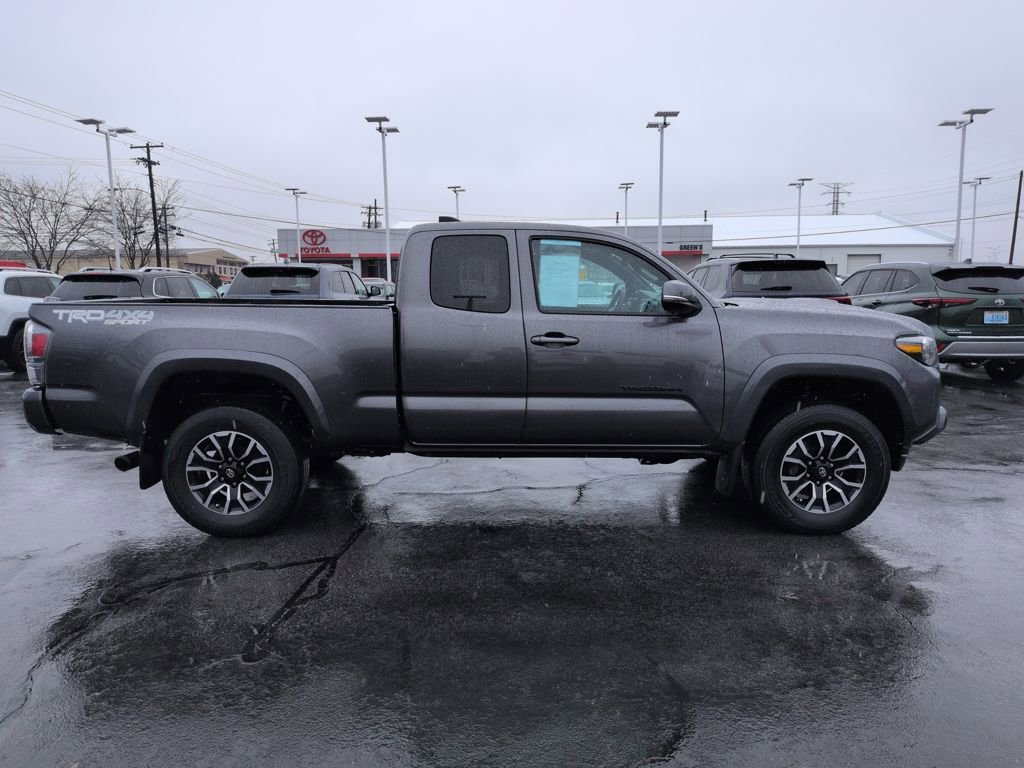 Used 2021 Toyota Tacoma TRD Sport w/ TRD Premium Sport Package image 6