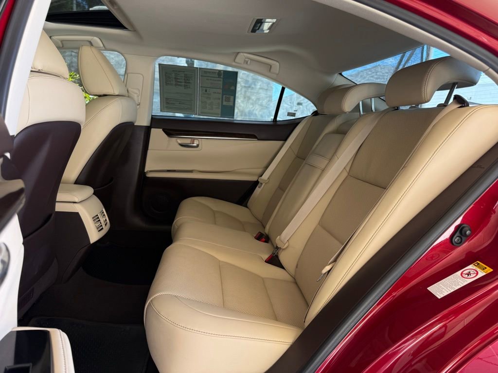 Used 2016 Lexus ES 350 w/ Navigation System Package image 18