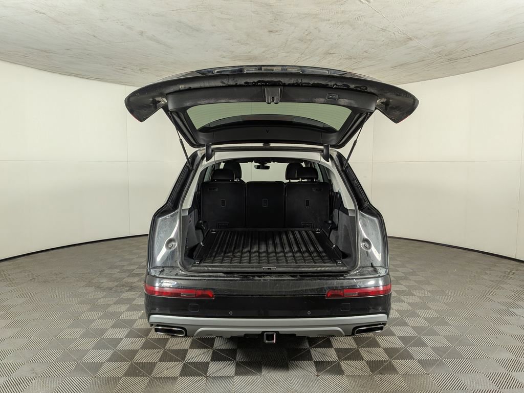 Used 2018 Audi Q7 3.0T Premium Plus w/ Premium Plus Package image 9