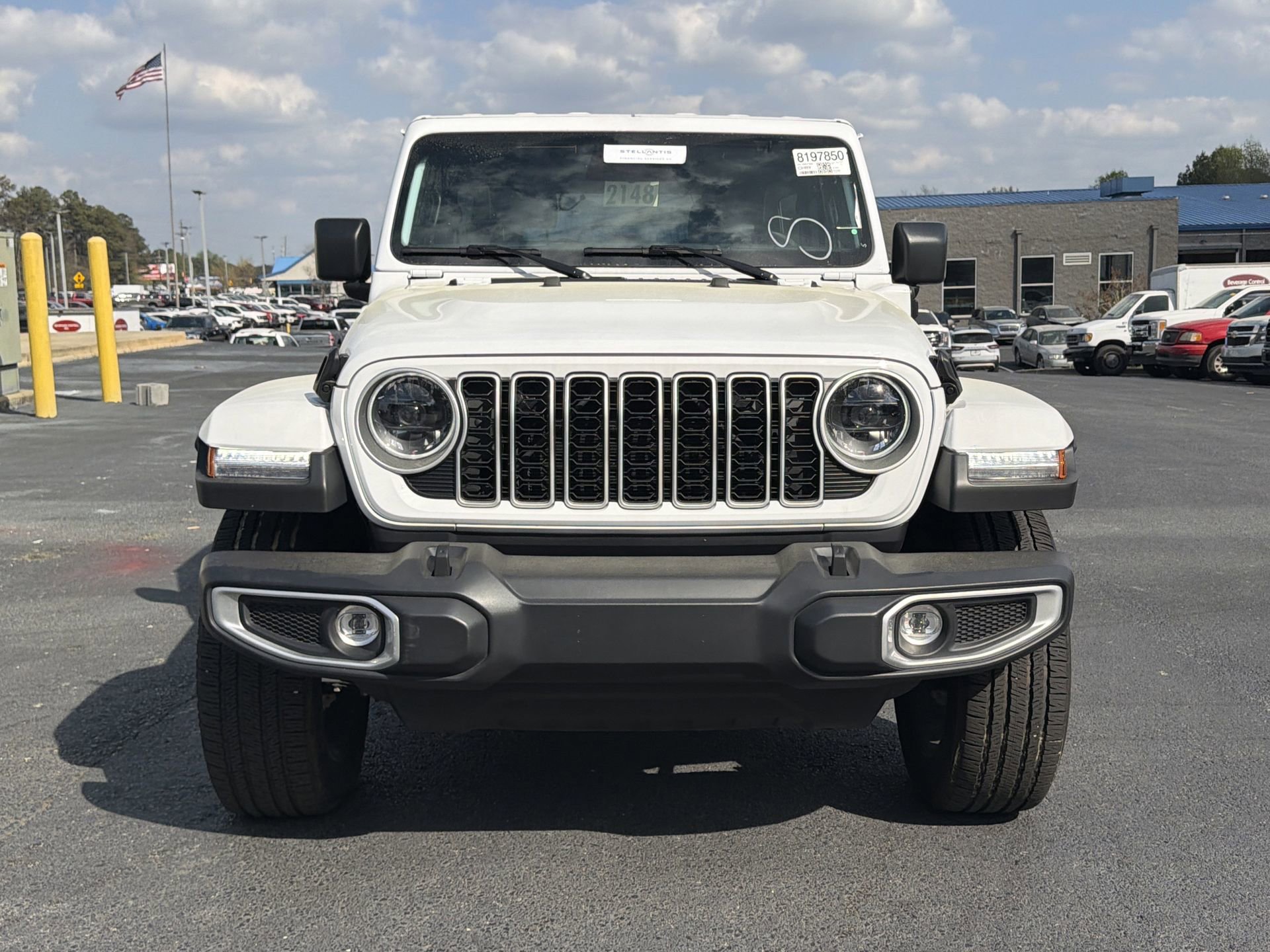 Used 2025 Jeep Wrangler Unlimited Sahara w/ Safety Group image 10