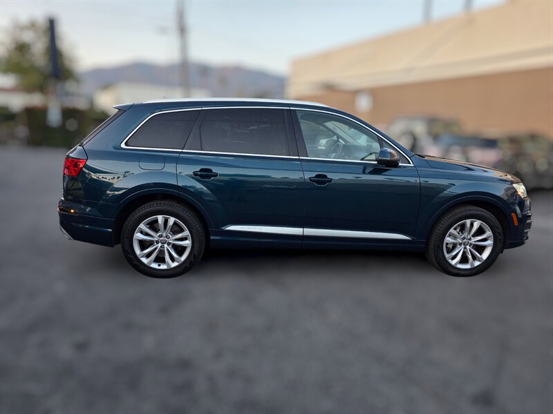 Used 2018 Audi Q7 3.0T Premium Plus w/ Premium Plus Package AWD/4WD image 4