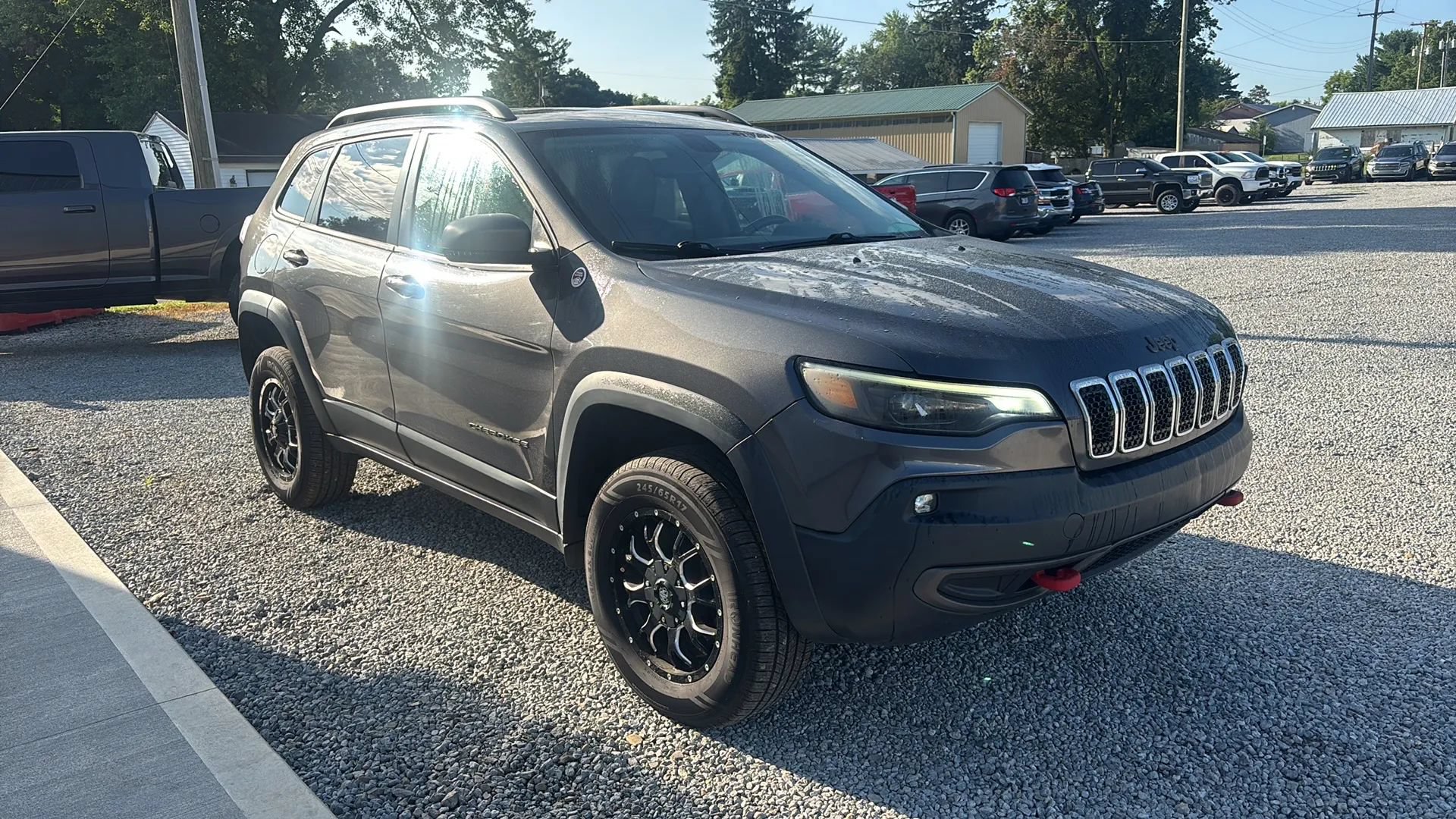 Used 2019 Jeep Cherokee Trailhawk AWD/4WD image 11