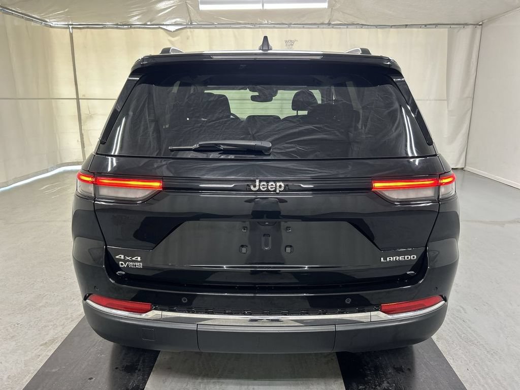 Used 2023 Jeep Grand Cherokee Laredo AWD/4WD image 20