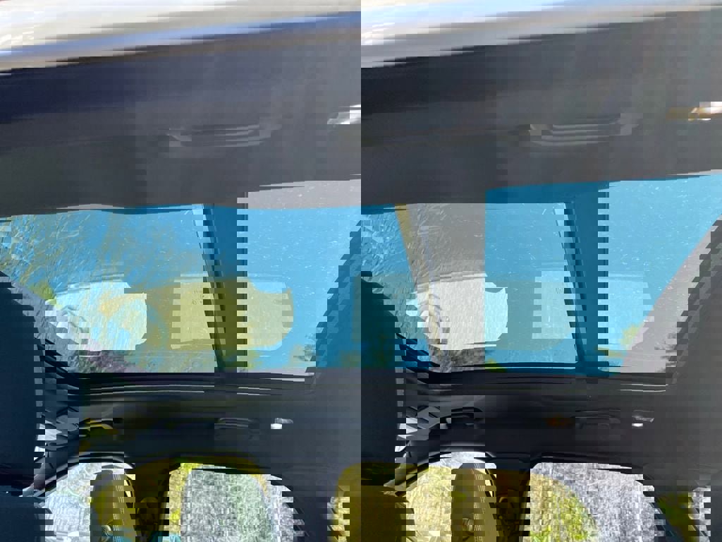 New 2026 Land Rover Range Rover Velar S image 28