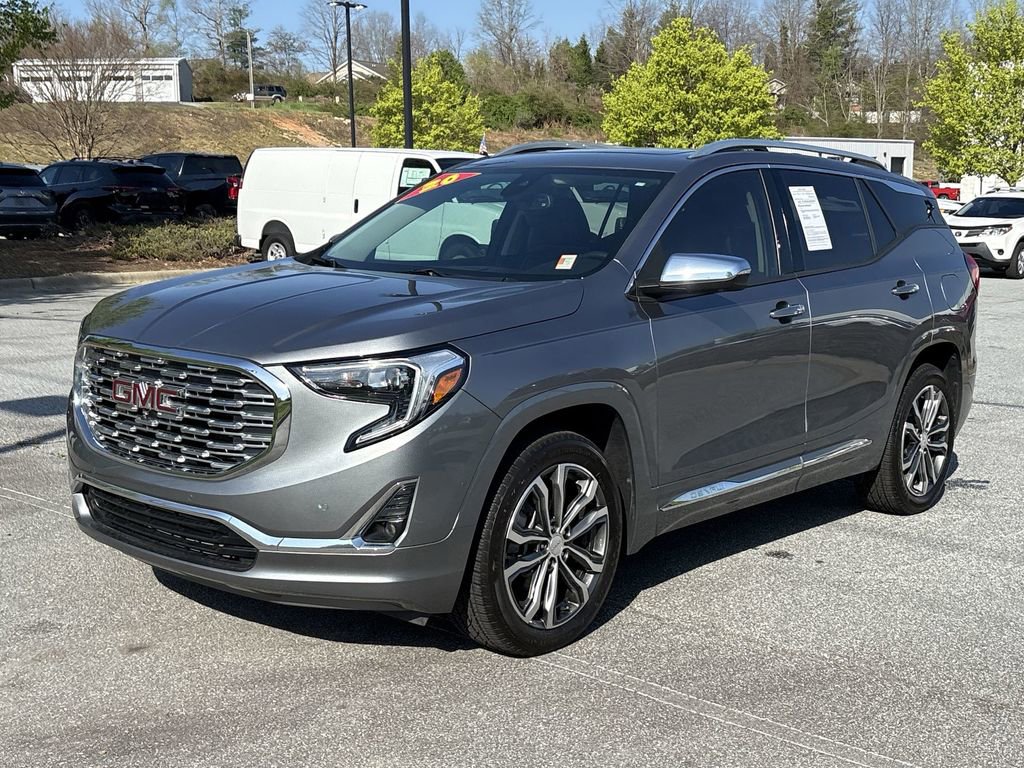 Used 2020 GMC Terrain Denali w/ Denali Premium Package AWD/4WD image 5