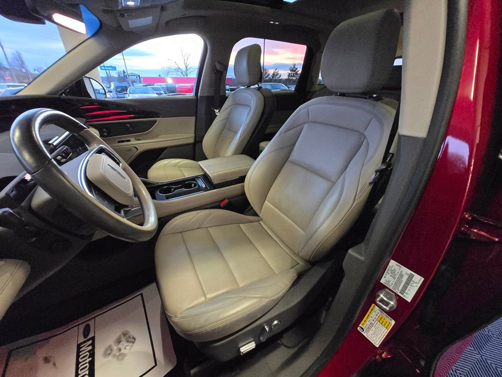 Used 2024 Lincoln Nautilus Premier w/ Equipment Group 102A image 10