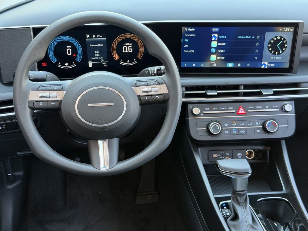 New 2026 Hyundai Tucson SE image 10