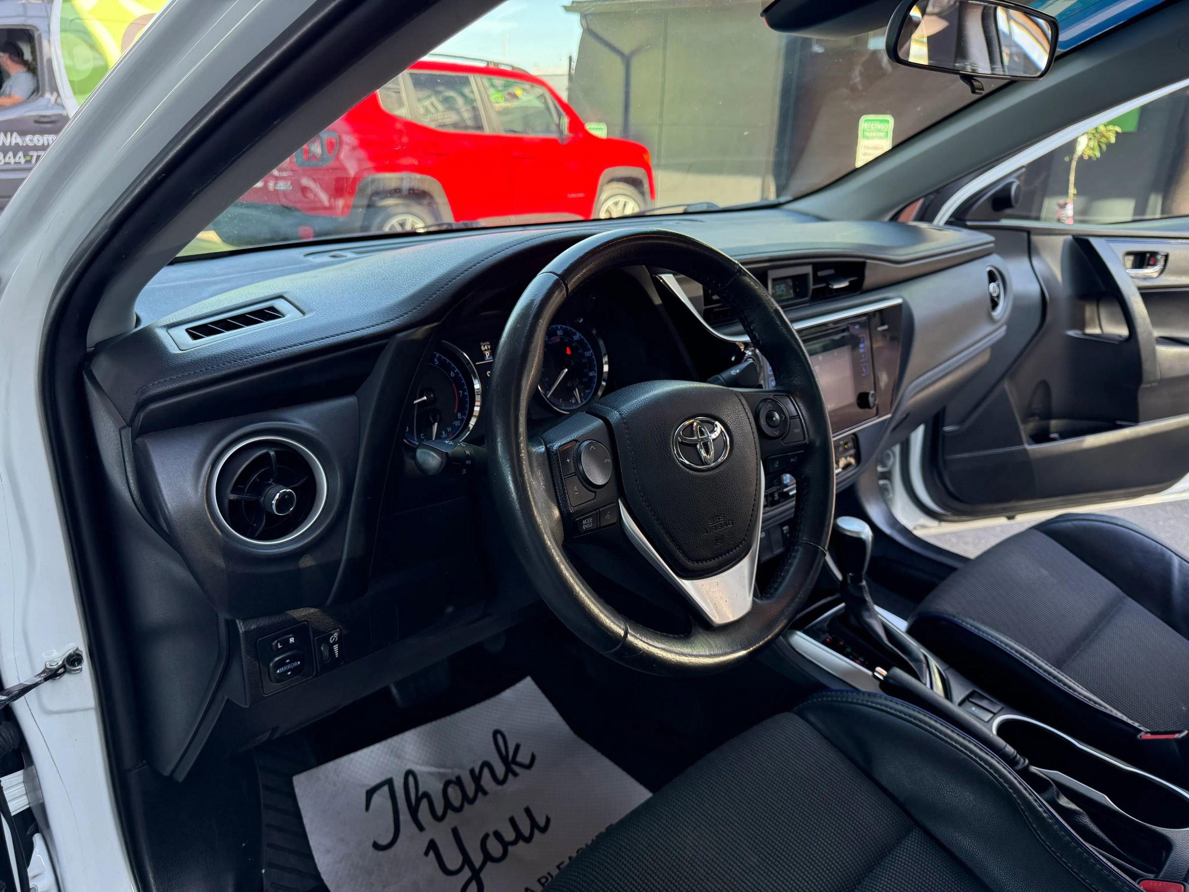 Used 2017 Toyota Corolla SE image 9