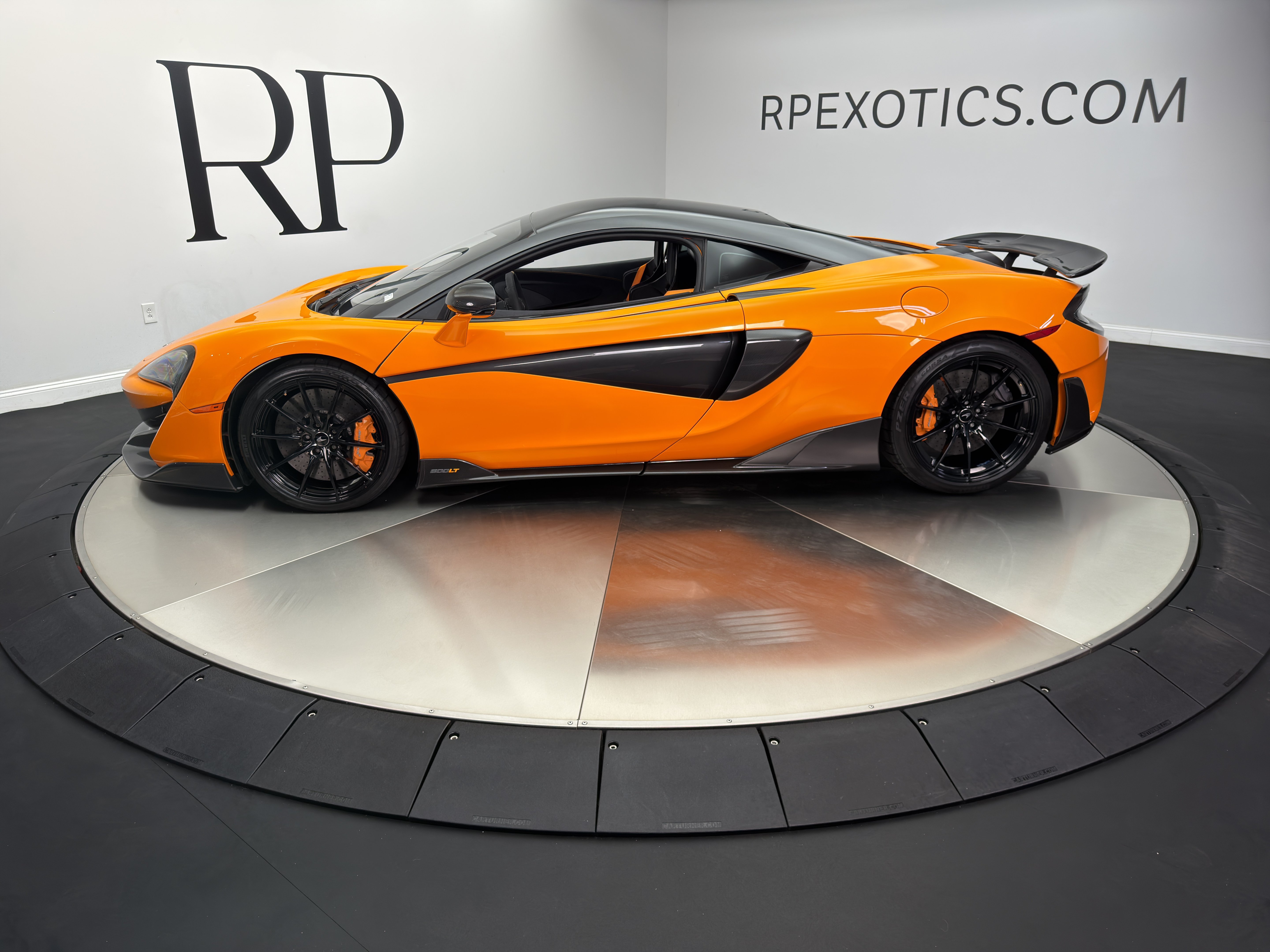 Used 2019 McLaren 600LT RWD image 3