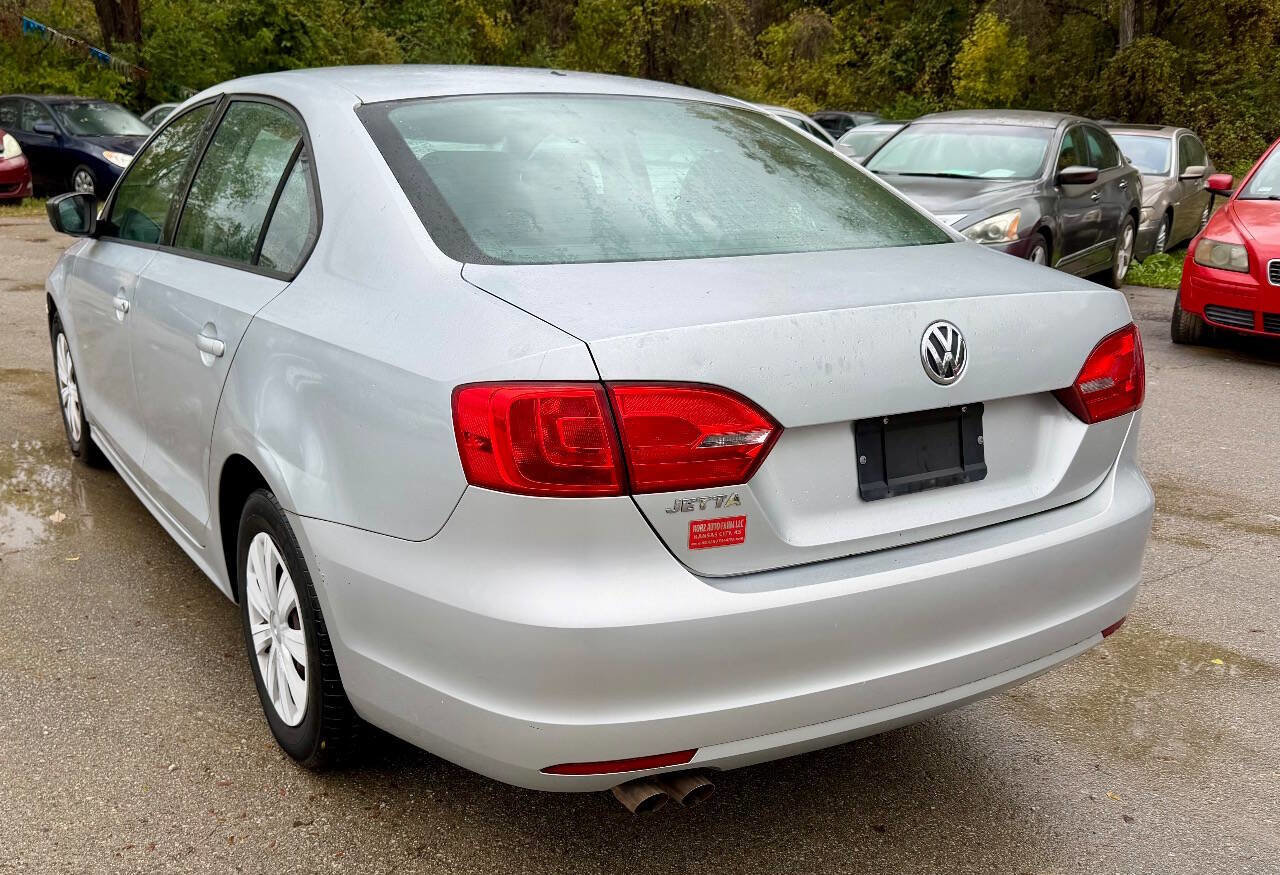 Used 2011 Volkswagen Jetta S image 3