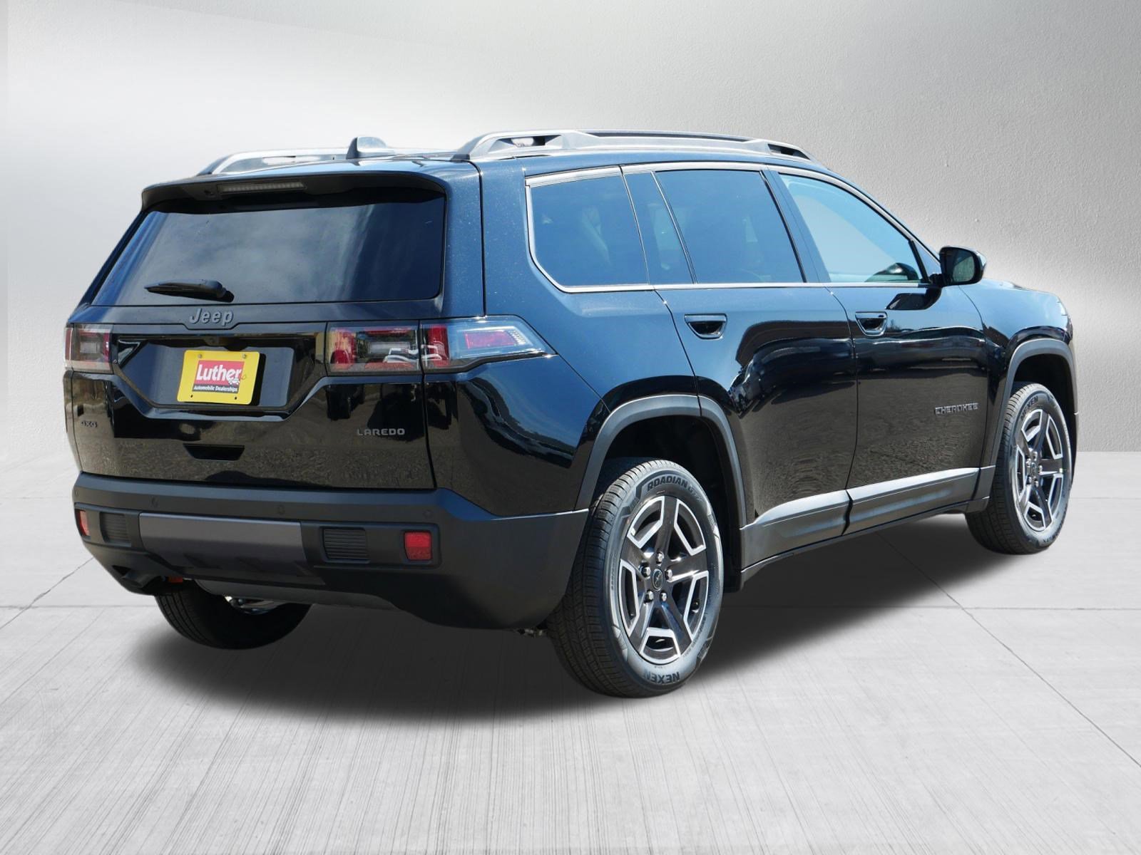 New 2026 Jeep Cherokee Laredo AWD/4WD image 2
