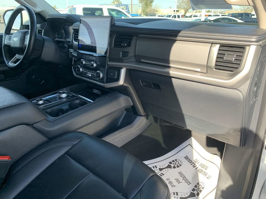 Used 2024 Ford Expedition Max XLT image 28