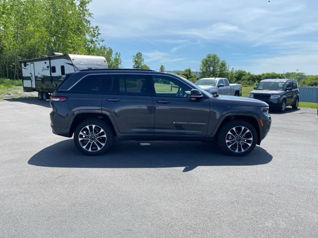 Used 2024 Jeep Grand Cherokee Overland w/ Adv Protech Group III AWD/4WD image 25