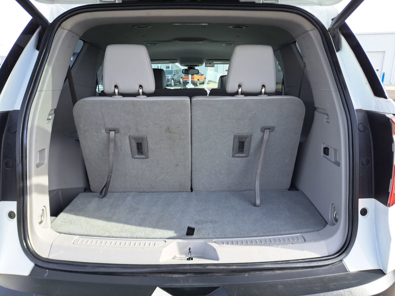 Used 2023 GMC Acadia SLT image 29