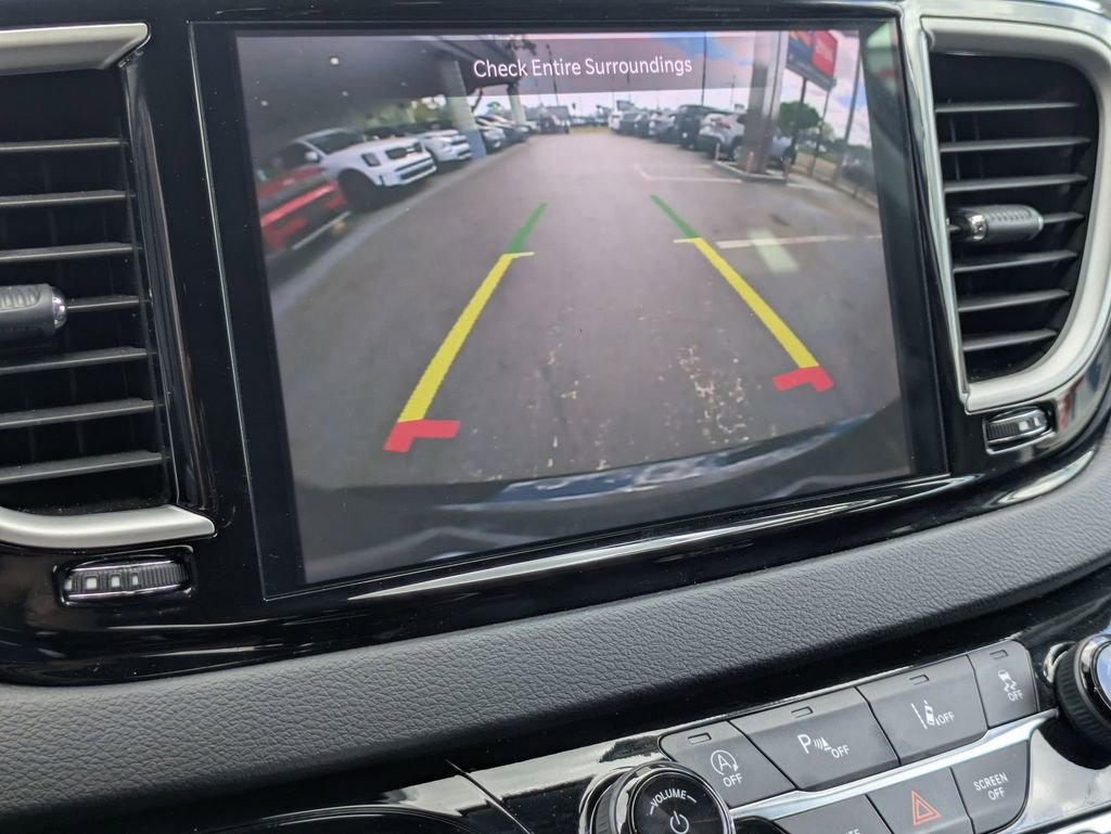 Used 2024 Chrysler Pacifica Touring-L FWD image 17
