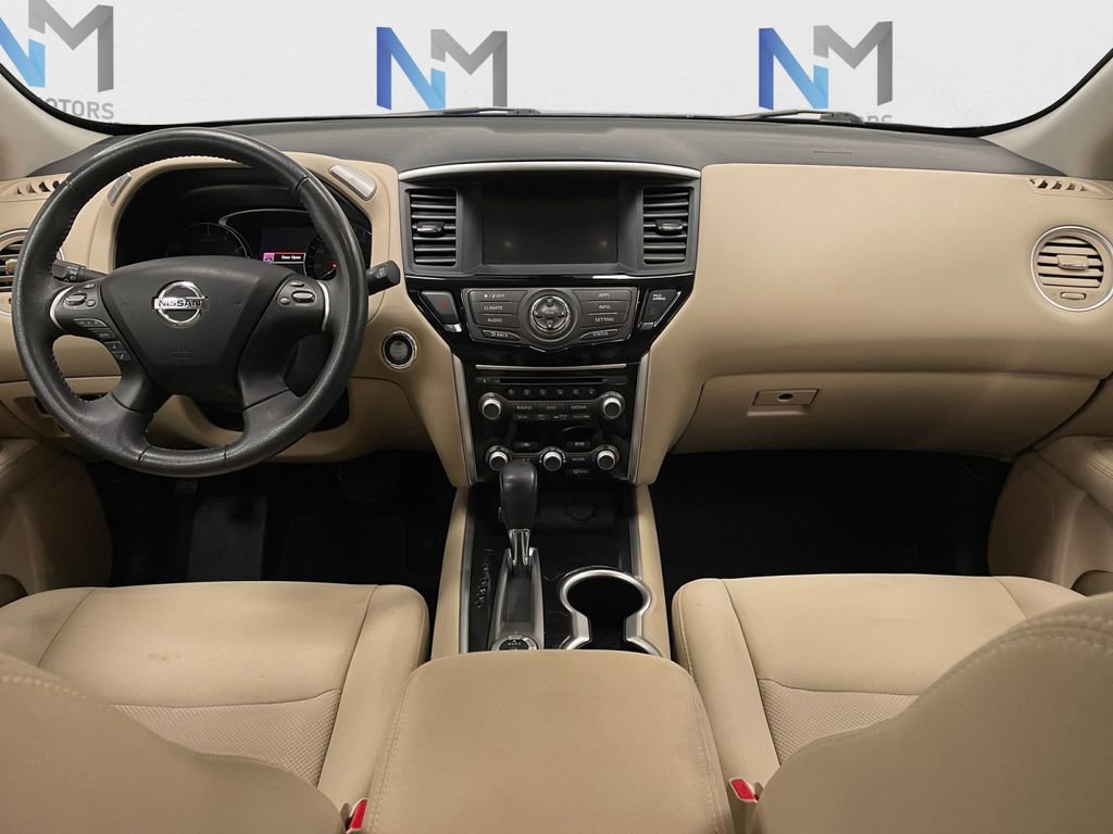 Used 2017 Nissan Pathfinder SV AWD/4WD image 8