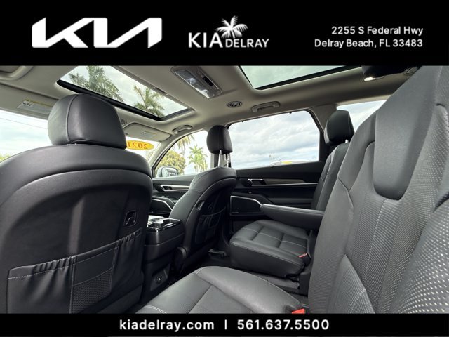 Certified 2021 Kia Telluride SX w/ Towing Package FWD image 15