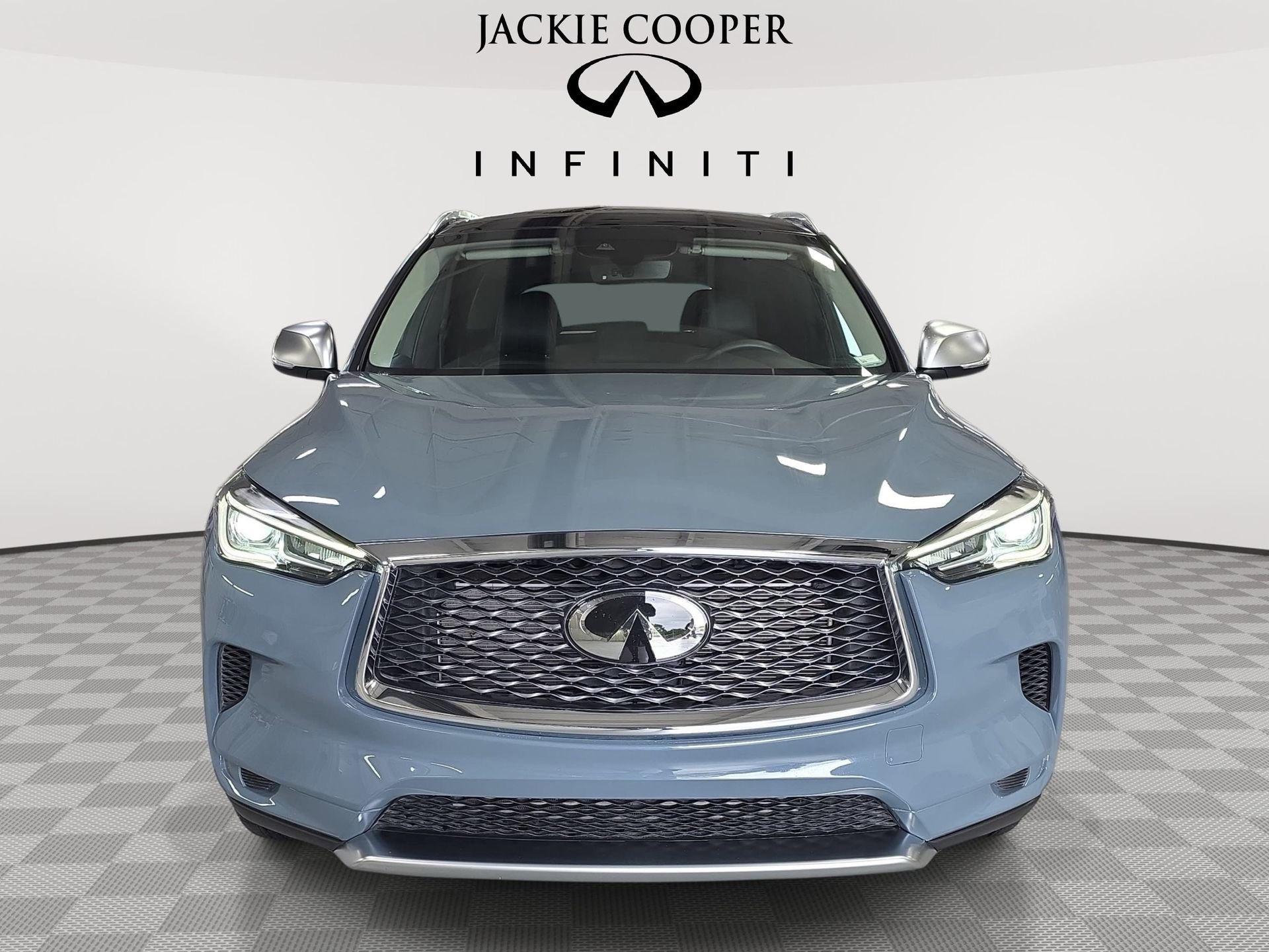 Certified 2025 INFINITI QX50 Luxe w/ Accent Package image 2