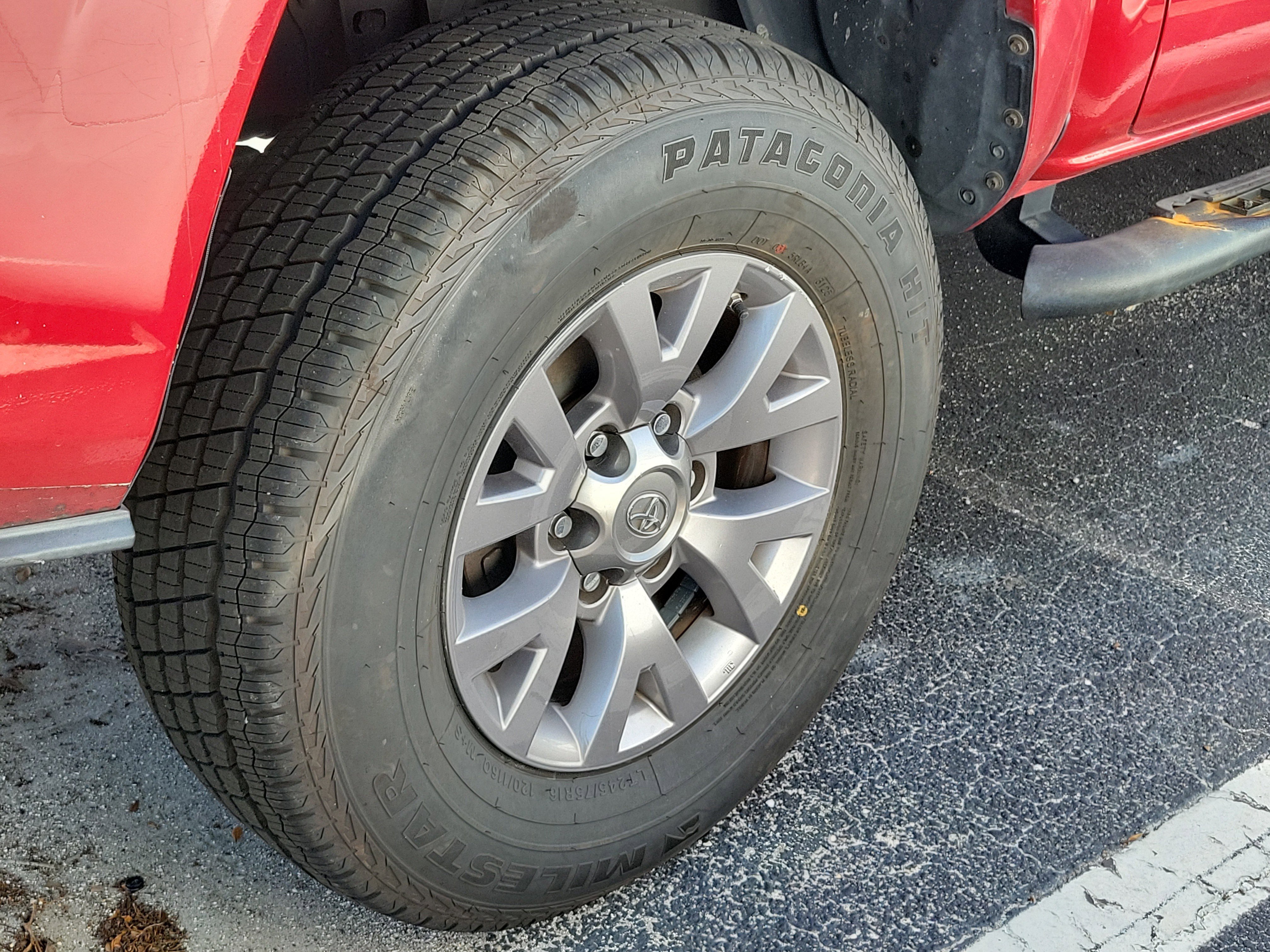 Used 2016 Toyota Tacoma SR5 w/ Towing Package RWD image 9