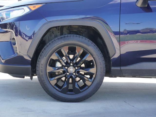 Used 2019 Toyota RAV4 XLE Premium FWD image 13