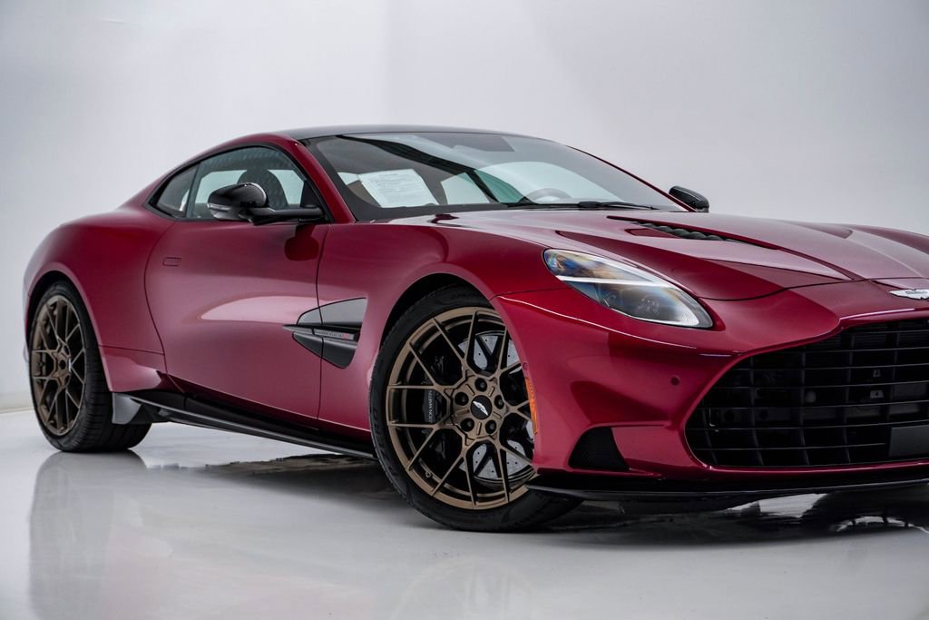 Used 2025 Aston Martin Vanquish RWD image 2
