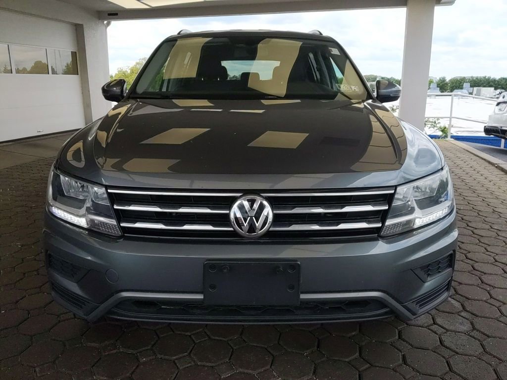 Used 2021 Volkswagen Tiguan SE FWD image 2