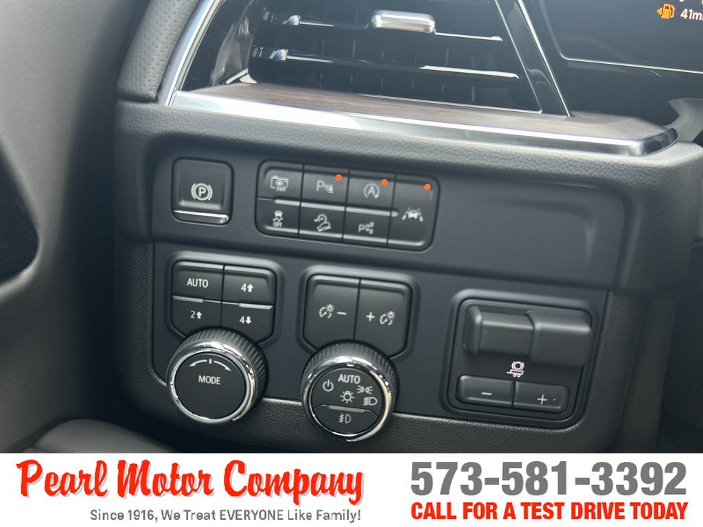 New 2026 Chevrolet Suburban Premier w/ Sun And Tow Package AWD/4WD image 14