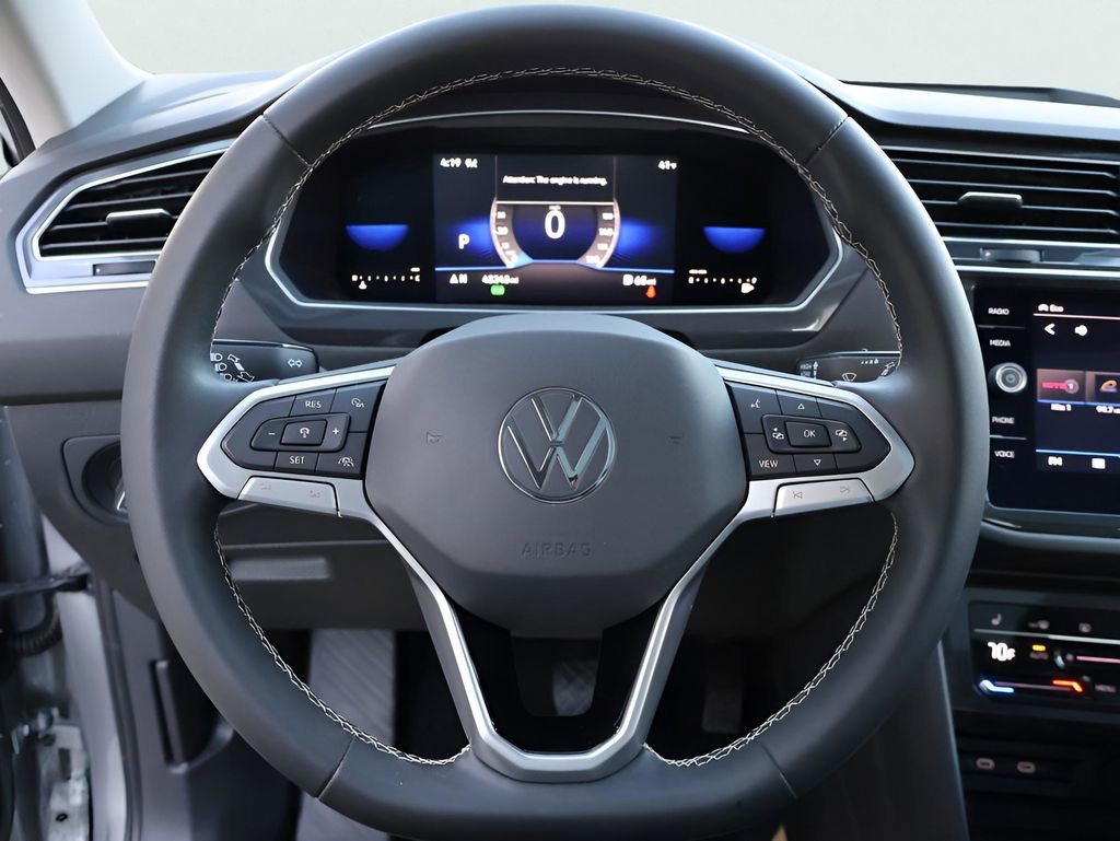 Used 2022 Volkswagen Tiguan SE w/ Panoramic Sunroof Package image 32
