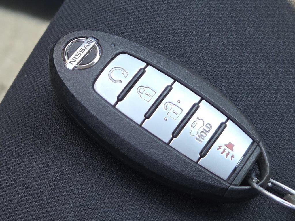 Used 2022 Nissan Sentra SR w/ Midnight Edition FWD image 31