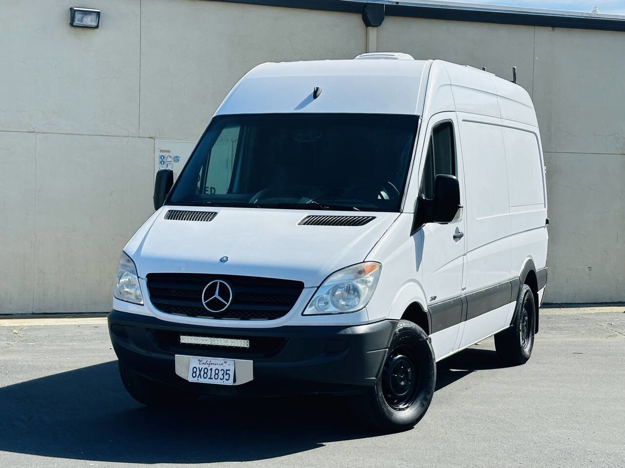 Used 2010 Mercedes-Benz Sprinter 2500 image 3