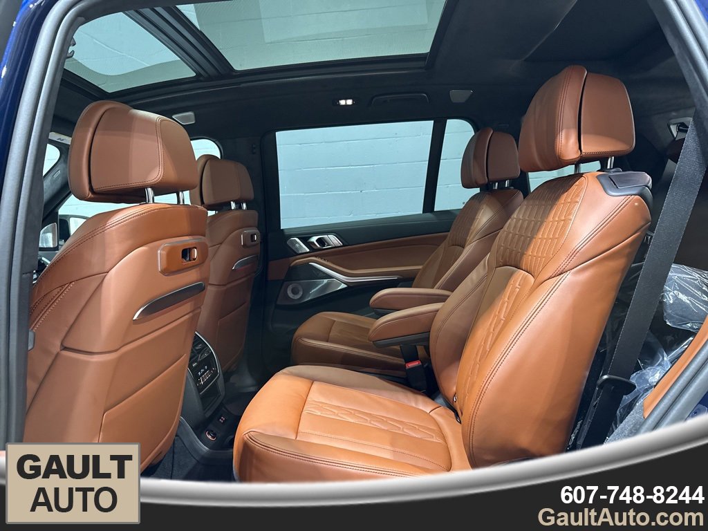 New 2026 BMW X7 M60i image 16