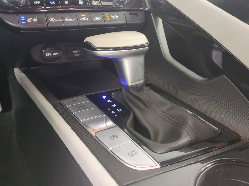 Used 2023 Hyundai Elantra Limited w/ Cargo Package image 19