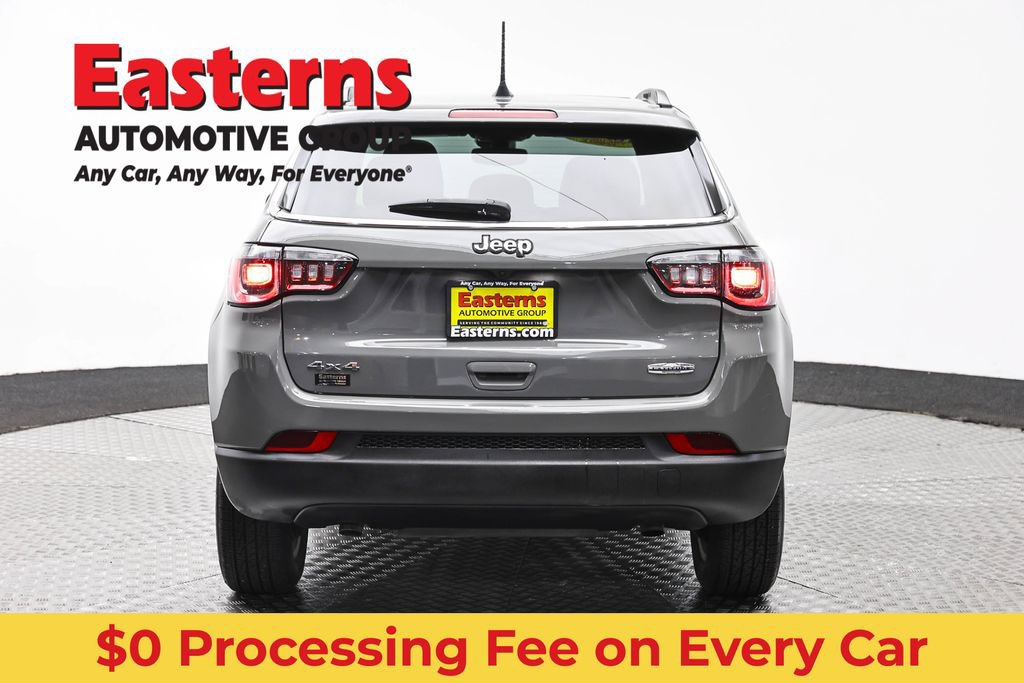 Used 2023 Jeep Compass Latitude w/ Sun and Sound Group AWD/4WD image 6