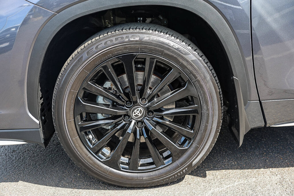 Certified 2024 Toyota Highlander XSE FWD image 32