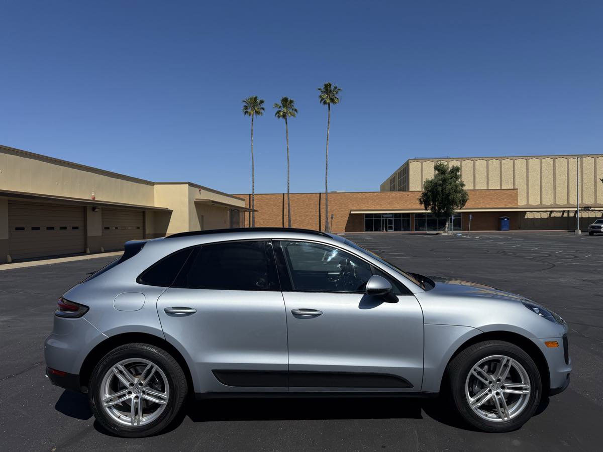Used 2021 Porsche Macan AWD/4WD image 9