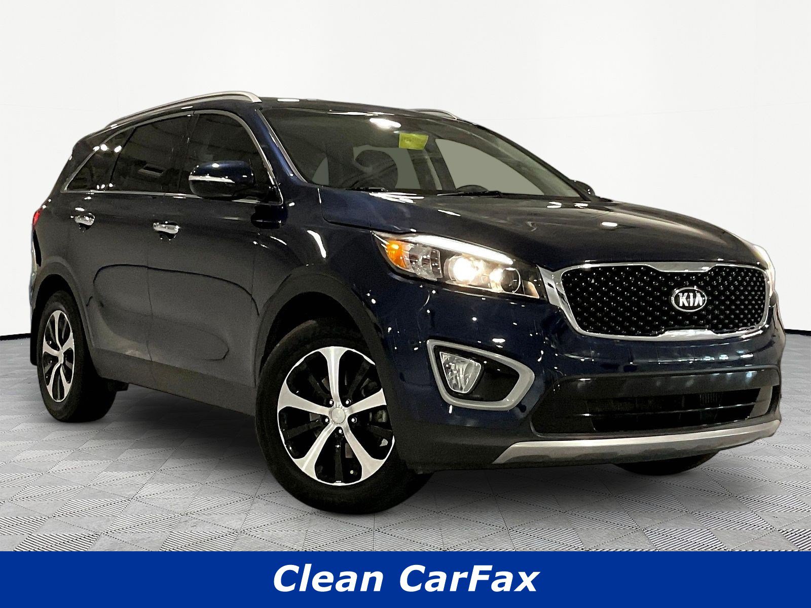 Used 2018 Kia Sorento EX FWD image 3