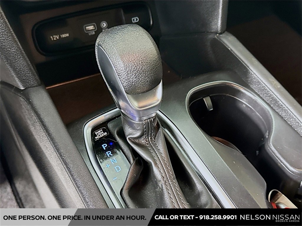 Used 2019 Hyundai Santa Fe SEL image 16