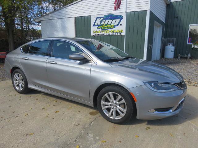 Used 2015 Chrysler 200 Limited w/ Convenience Group image 1