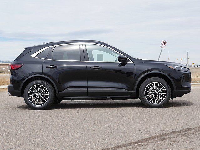 New 2025 Ford Escape SE w/ PHEV Premium Package FWD image 6