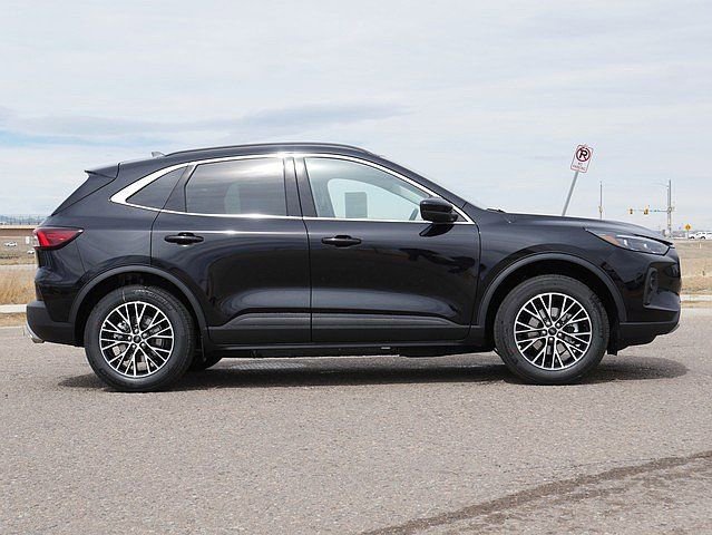 New 2025 Ford Escape SE w/ PHEV Premium Package FWD image 6