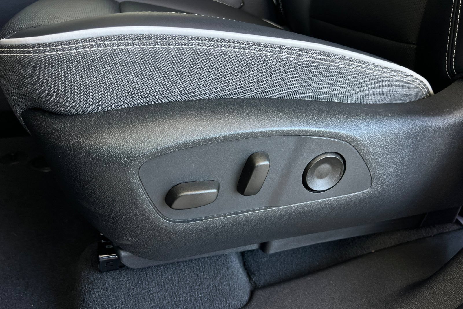 Used 2026 GMC Sierra EV Elevation AWD/4WD image 17