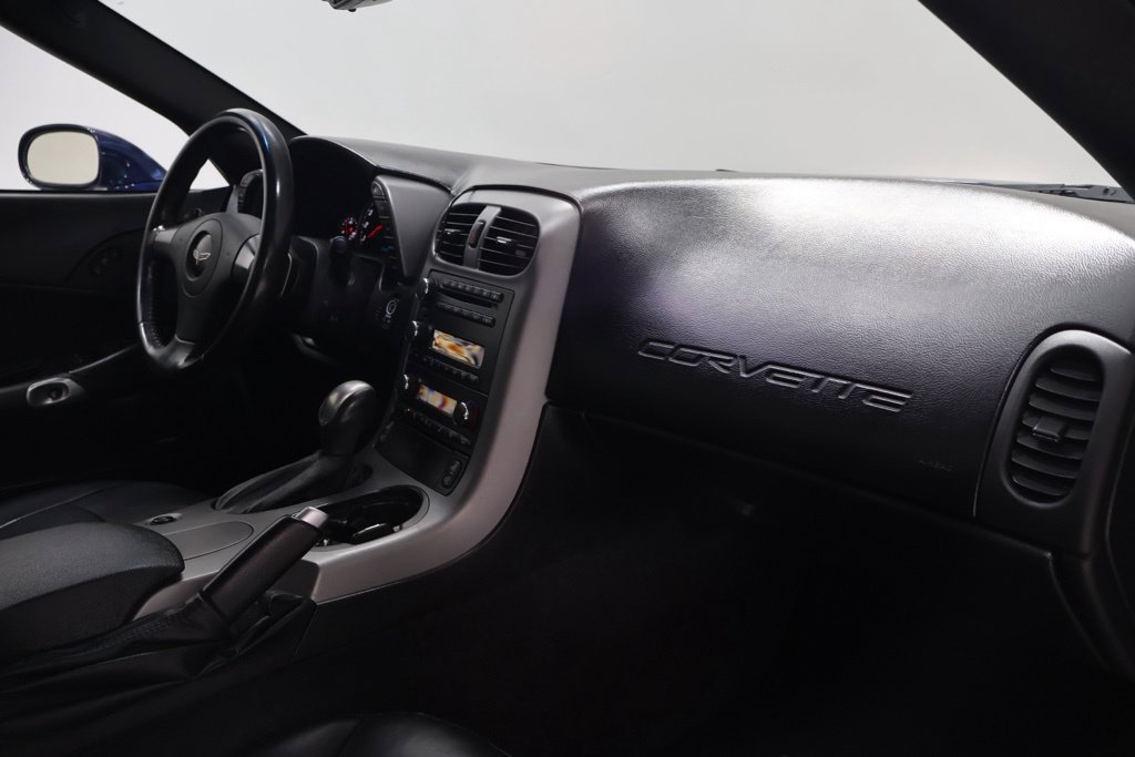 Used 2006 Chevrolet Corvette Coupe w/ Preferred Equipment Group RWD image 14