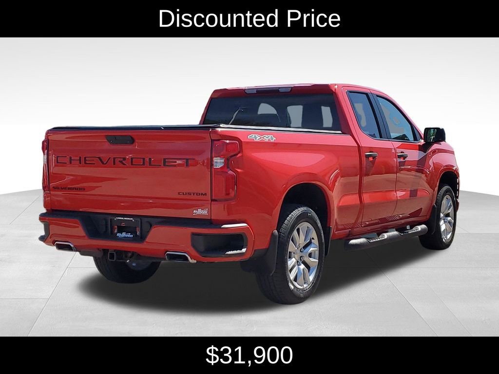 Used 2020 Chevrolet Silverado 1500 Custom w/ Custom Convenience Package AWD/4WD image 3