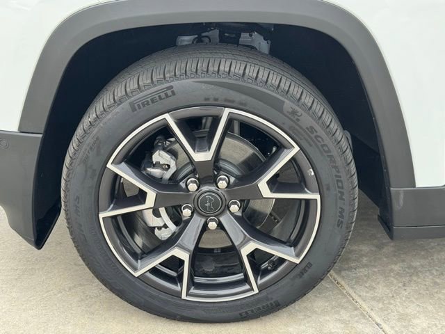 New 2026 Jeep Cherokee Overland image 7