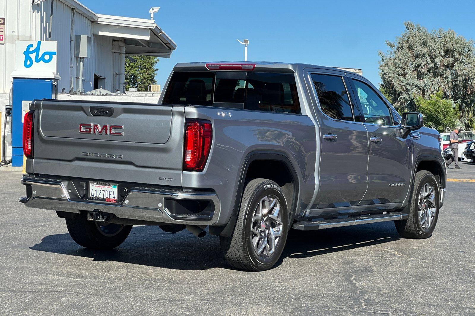 Used 2025 GMC Sierra 1500 SLT w/ SLT Premium Plus Package AWD/4WD image 4