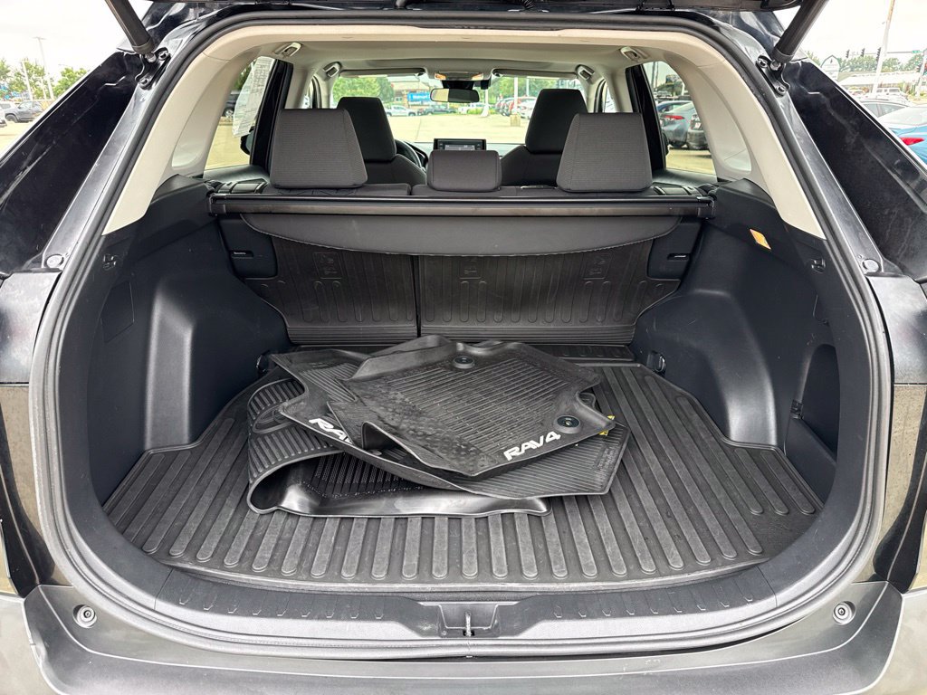 Used 2020 Toyota RAV4 XLE w/ Convenience Package AWD/4WD image 20